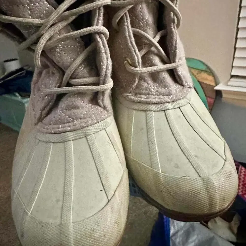 Sperry Saltwater Quilted Duck Boots Cream Size 7